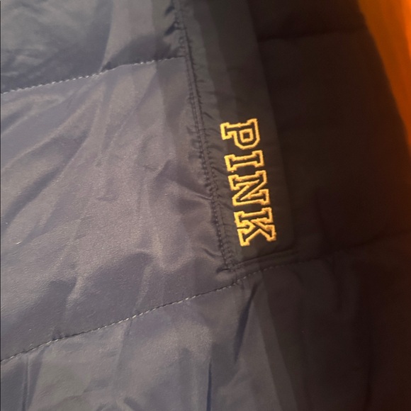 NWT VS Pink University of KY Puffer jacket - Size XS - Picture 4 of 5